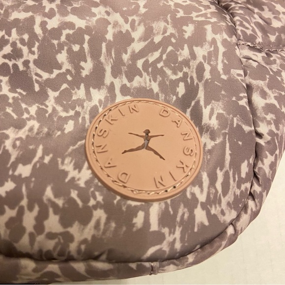 Danskin Puffer Soft Nylon Speckled Print Crossbody Zipper Backpack Tan and Cream - Picture 2 of 6